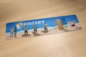 Promotional bar runner with lenticular print