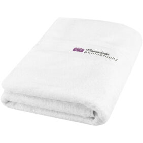 Amelia 450 g/m² cotton towel 70x140 cm – White with logo