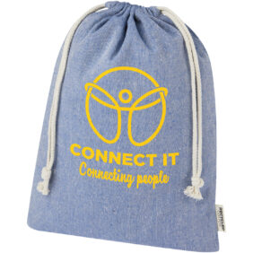 Pheebs 150 g/m² GRS recycled cotton gift bag large 4L – Heather blue with logo
