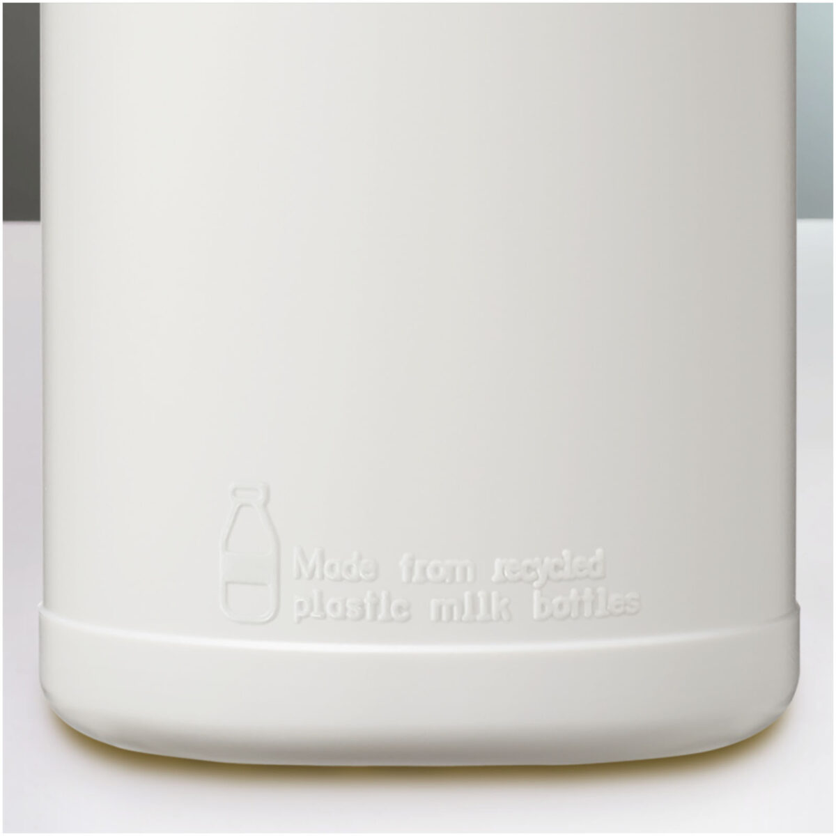 Baseline 500 ml recycled sport bottle with flip lid – White back view